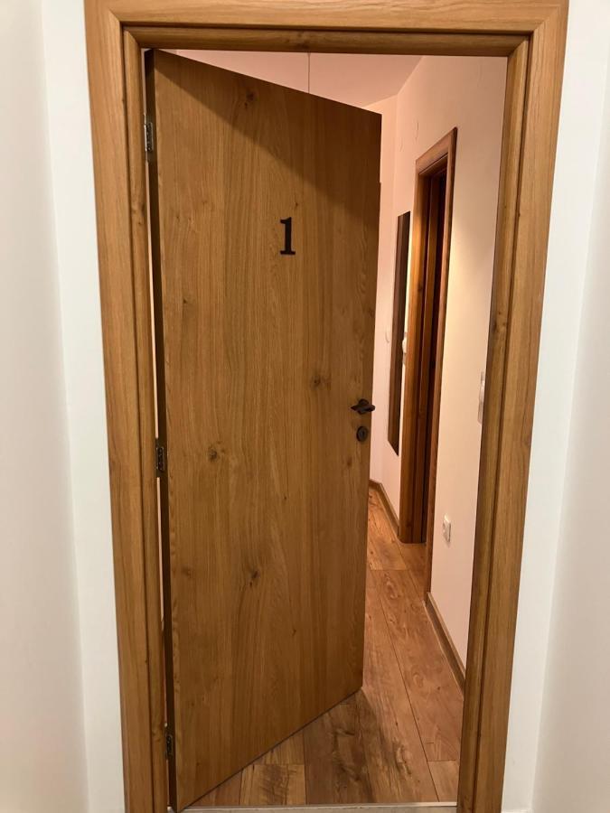 נובי סאד Petlov Salas Rooms מראה חיצוני תמונה