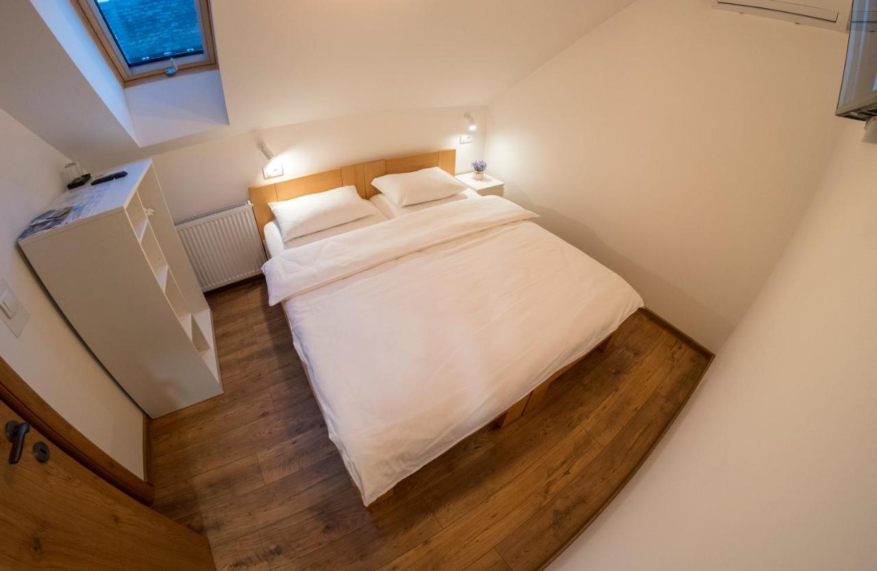 נובי סאד Petlov Salas Rooms מראה חיצוני תמונה